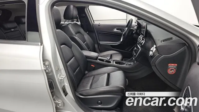 Mercedes-Benz GLA-Class — фото 10
