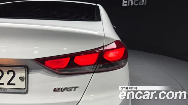 Hyundai Avante — фото 23