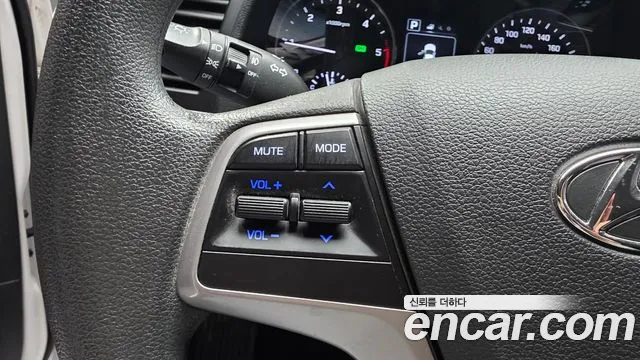 Hyundai Avante — фото 30