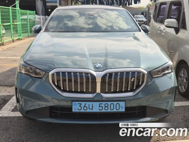 BMW i5 — фото 1