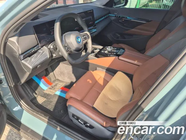 BMW i5 — фото 12