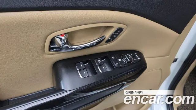 Kia Carnival — фото 20