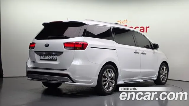 Kia Carnival — фото 2