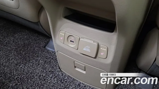 Kia Carnival — фото 28