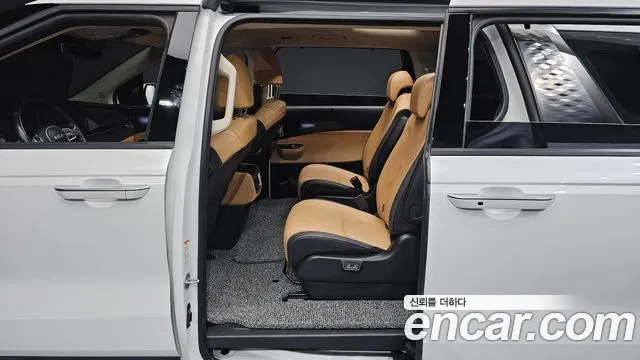 Kia Carnival — фото 11