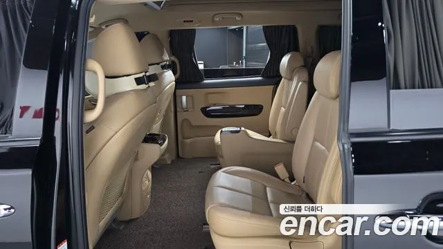 Kia Carnival — фото 12