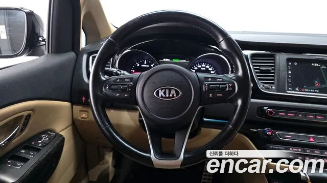 Kia Carnival — фото 13