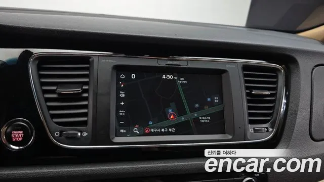 Kia Carnival — фото 15