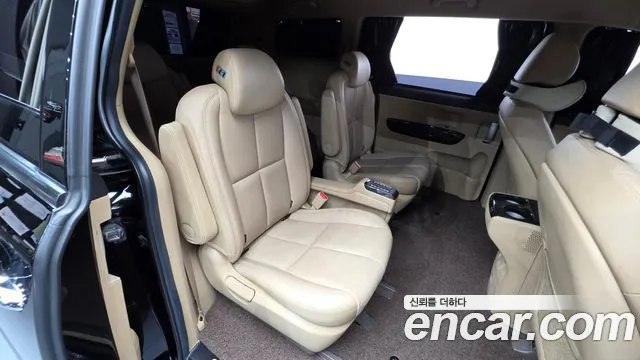 Kia Carnival — фото 26