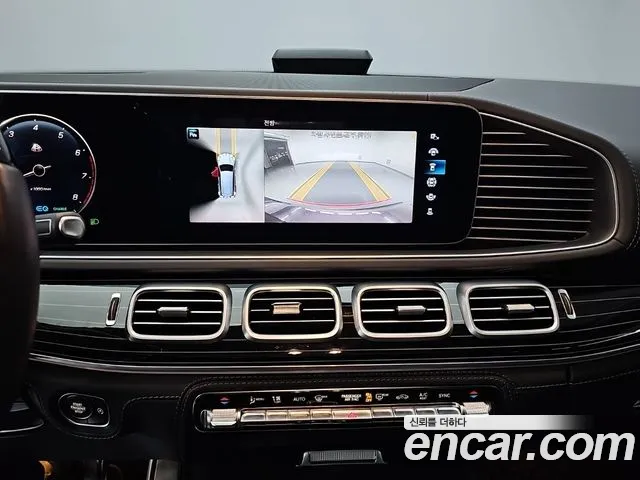 Mercedes-Benz GLS-Class — фото 10