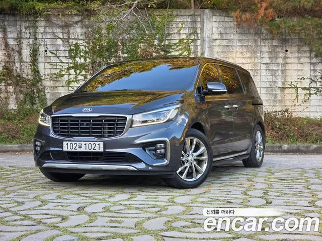 Kia Carnival — фото 1