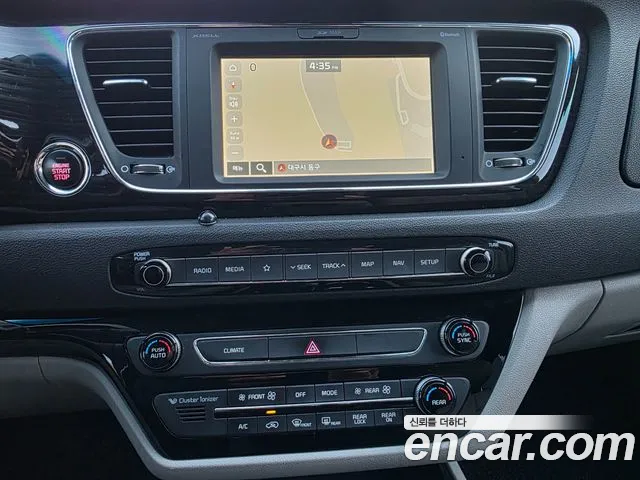 Kia Carnival — фото 16