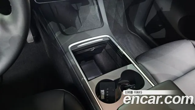 Tesla Model Y — фото 17