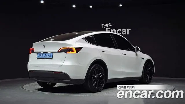 Tesla Model Y — фото 2