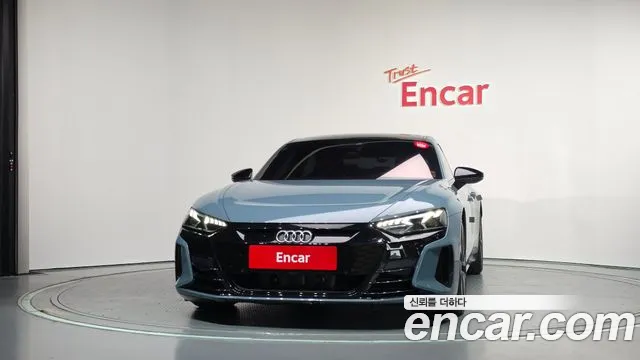 Audi e-tron GT — фото 3