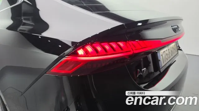 Audi A7 — фото 23