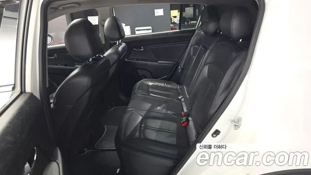 Kia Sportage — фото 11