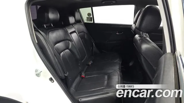 Kia Sportage — фото 12