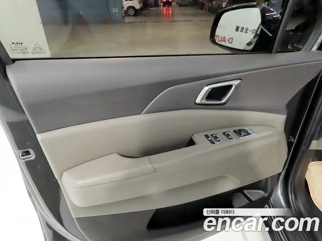 Kia Carnival — фото 15