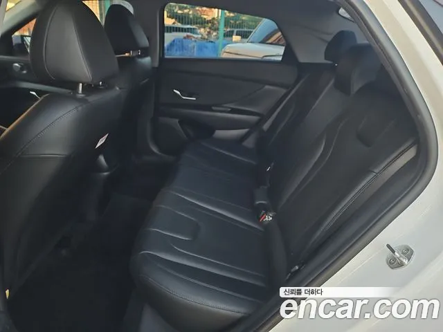 Hyundai Avante — фото 12