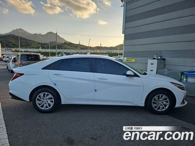 Hyundai Avante — фото 20