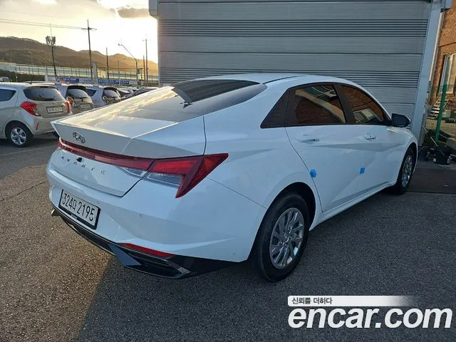 Hyundai Avante — фото 2