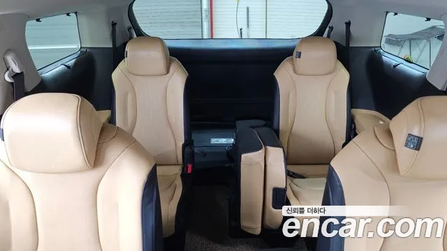 Kia Carnival — фото 12