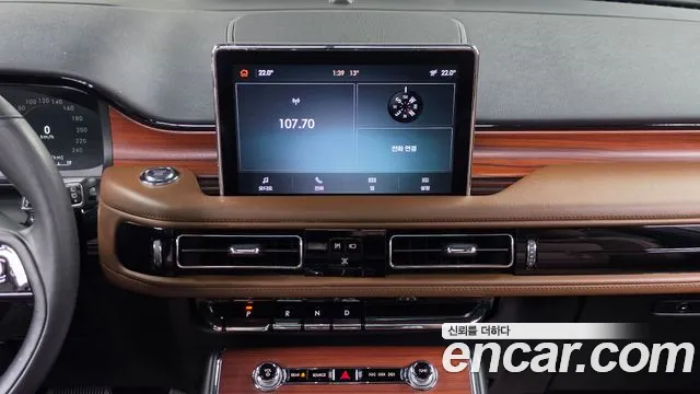 Lincoln Aviator — фото 14