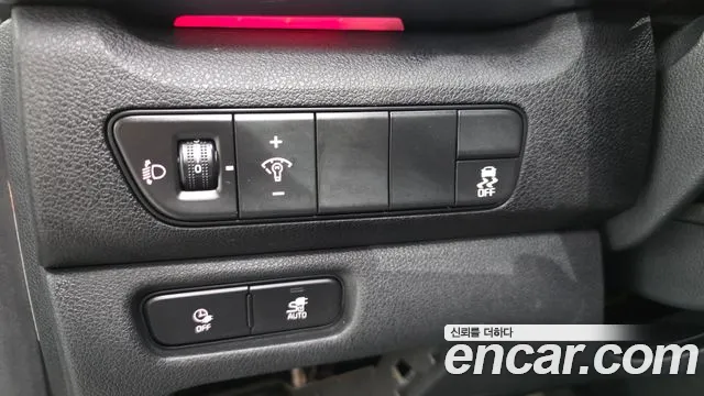 Kia Niro — фото 19