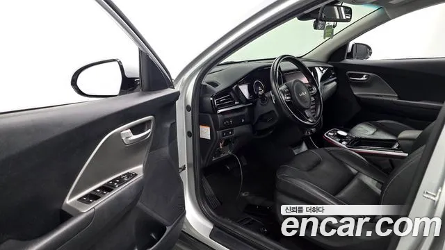 Kia Niro — фото 10