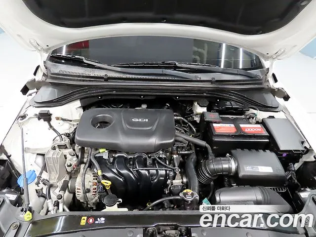 Hyundai Avante — фото 19