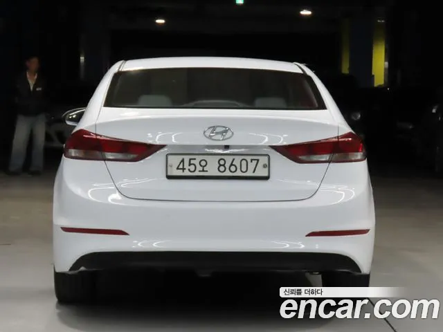 Hyundai Avante — фото 3