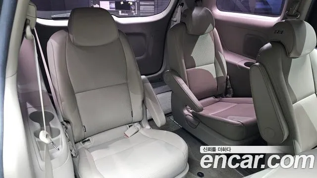 Kia Carnival — фото 13