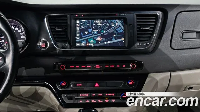 Kia Carnival — фото 20
