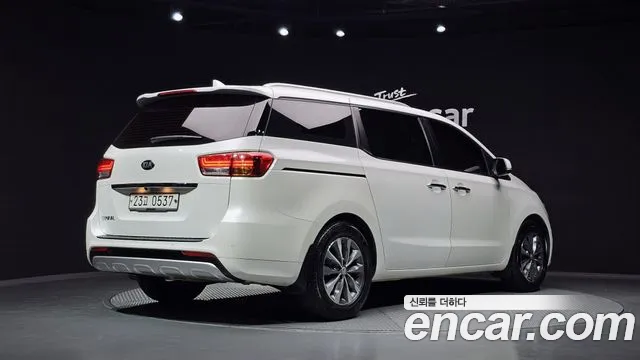 Kia Carnival — фото 2