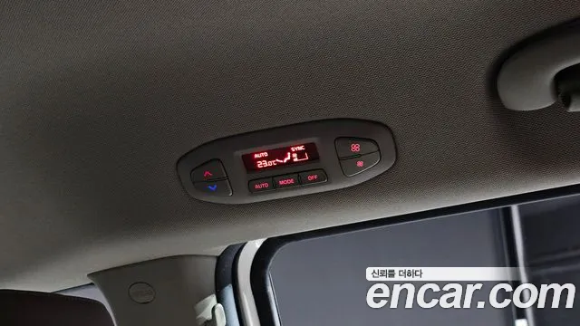 Kia Carnival — фото 30