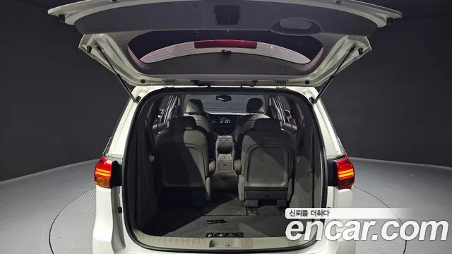 Kia Carnival — фото 33