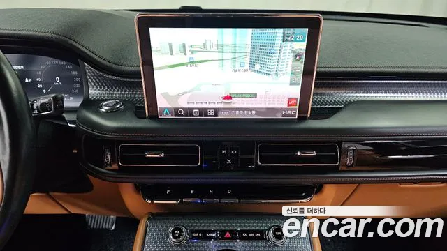 Lincoln Aviator — фото 12