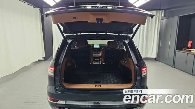 Lincoln Aviator — фото 17