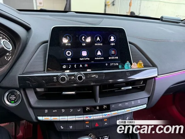 Cadillac CT4 — фото 12