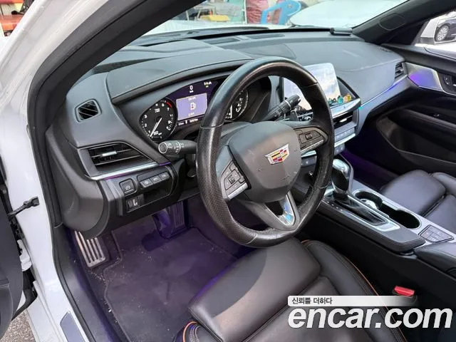 Cadillac CT4 — фото 7