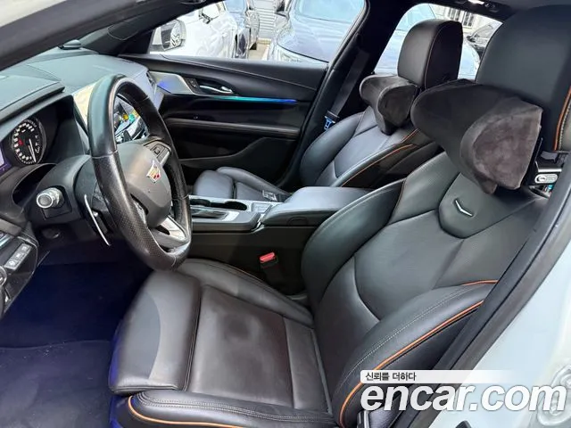 Cadillac CT4 — фото 8