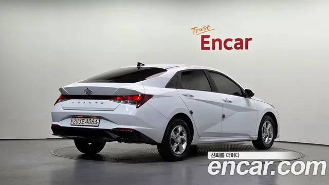 Hyundai Avante — фото 2