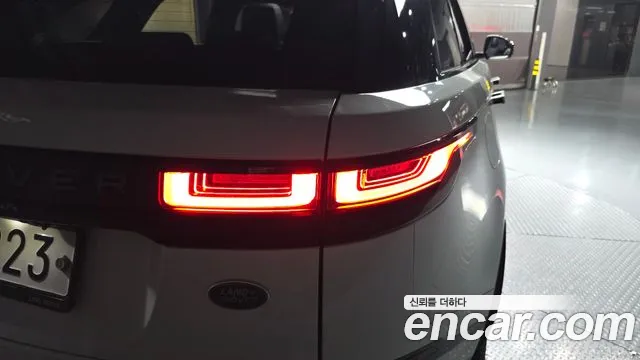 Land Rover Range Rover Velar — фото 23