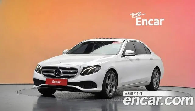 Mercedes-Benz E-Class — фото 20