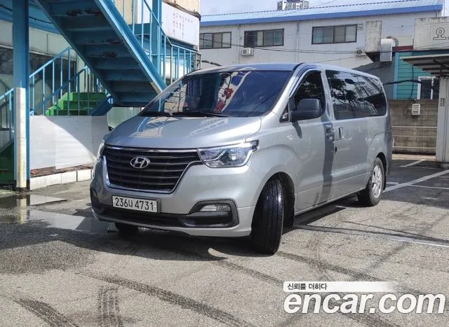 Hyundai Starex — фото 1