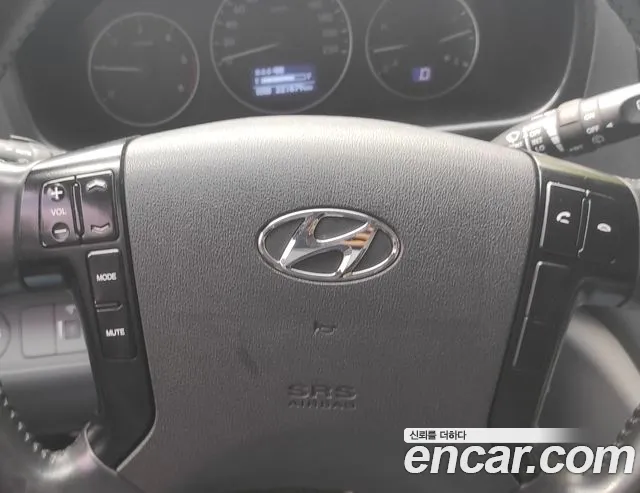 Hyundai Starex — фото 14