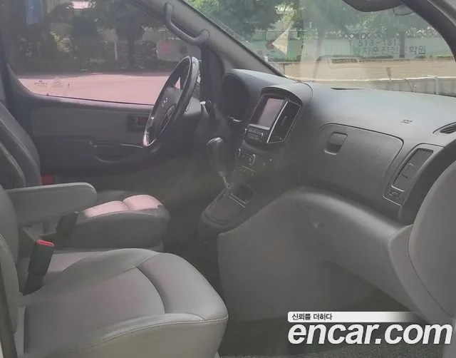 Hyundai Starex — фото 15