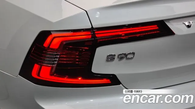 Volvo S90 — фото 23