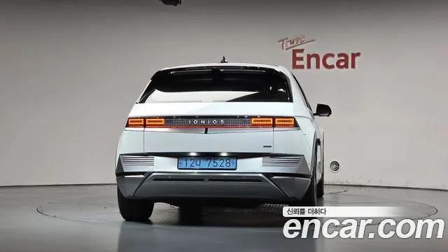 Hyundai Ioniq 5 — фото 3